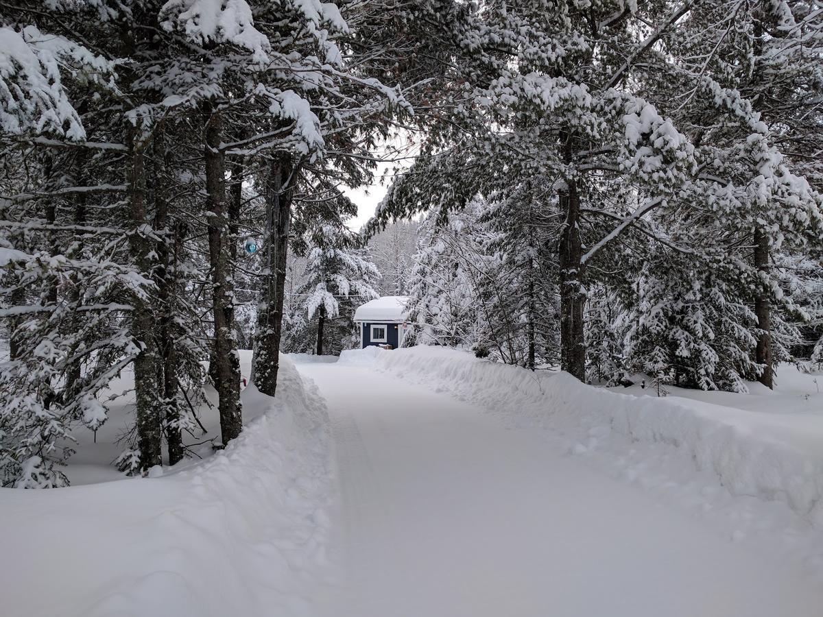 فيلا بلدية سان ألكسيس دي مونتفي Domaine Des Bec St Alexis Des Monts المظهر الخارجي الصورة